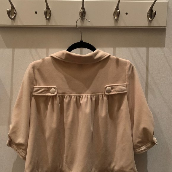 coco and chase beige short sleeve jacket - Picture 2 of 3